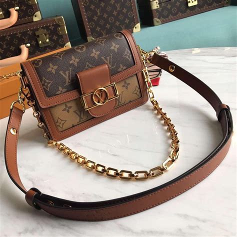 cách phân biệt túi louis vuitton.